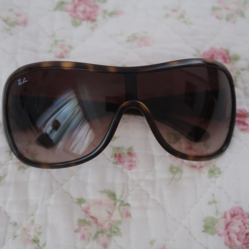 Authentic Ray-Ban Oversized Rectangle Brown Tortoise Sunglasses - Picture 4 of 4